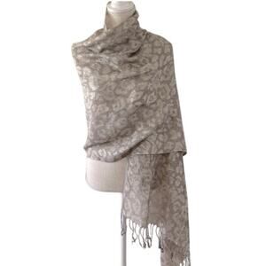 NWT Beautiful West Loop Metallic Pashmina Scarf Wraps